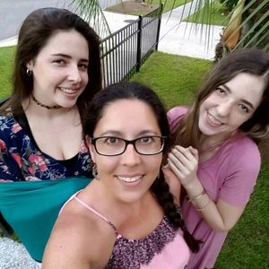 Meet your Posher, Hillary